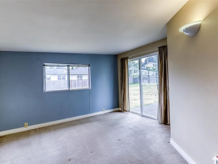26163 Iowa Ave NE — Photo 5