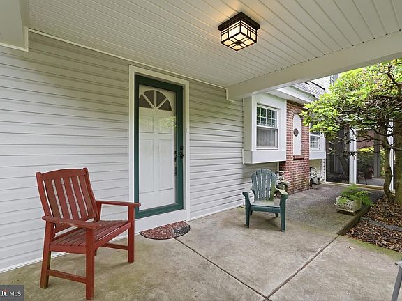 5th image of 620 Boyer Rd