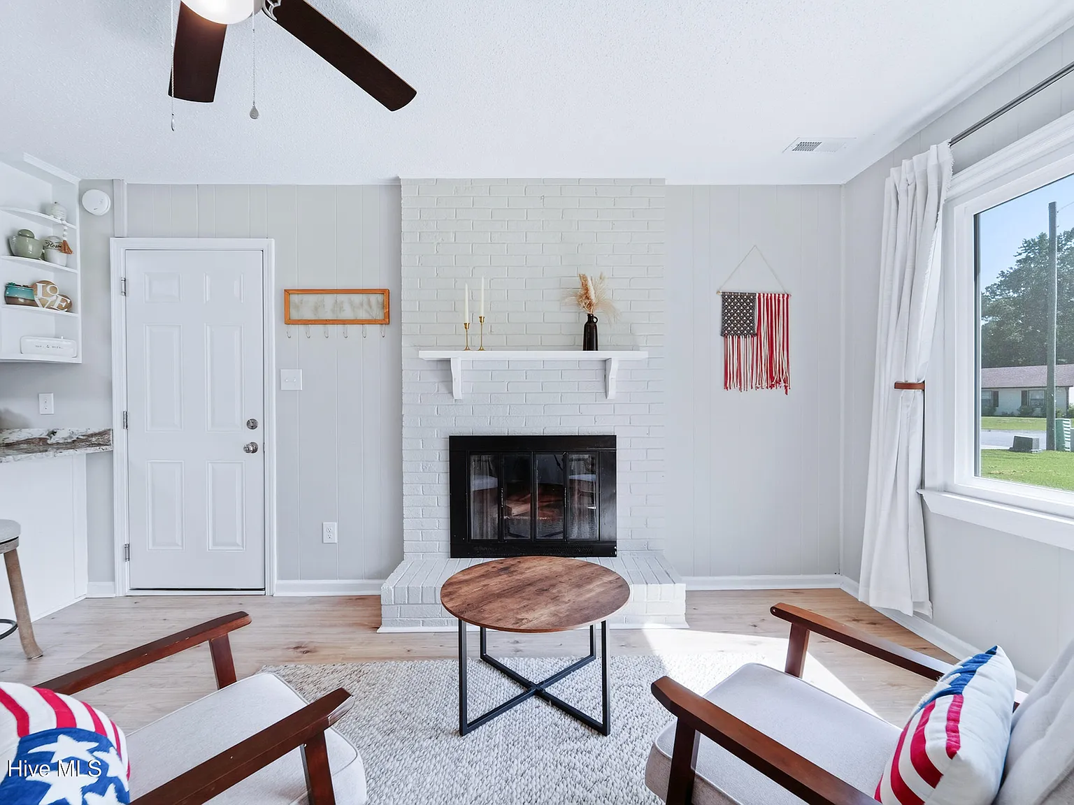 3 bed, 2.5 bath, 1500 sqft, $1,795 — Photo 3