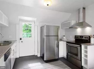 327 5th St SE #2, Minneapolis, MN 55414