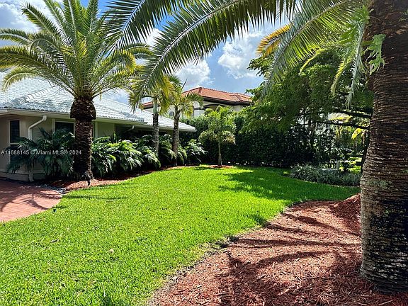 3rd image of 9466 NW 54th Doral Circle Ln