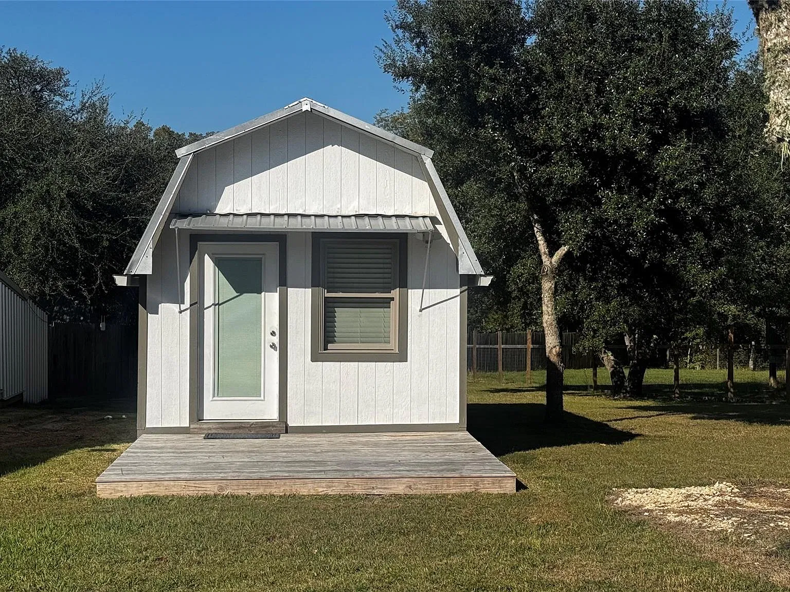 1 bed, 1.0 bath, 288 sqft, $900 — Photo 1