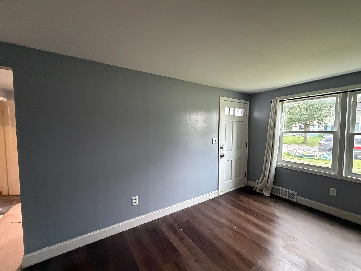 3 bed, 900 sqft, $1,550 — Photo 3
