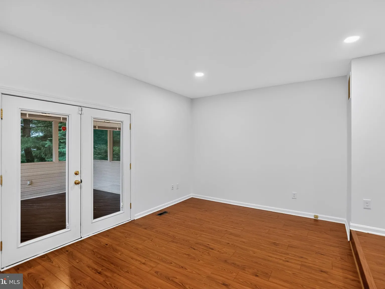 4 bed, 3.5 bath, 2080 sqft, $2,700 — Photo 3