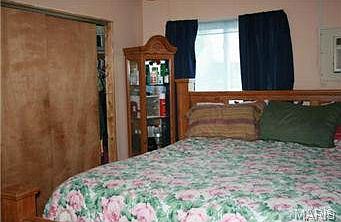 4th image of 8806 Shirley Ave