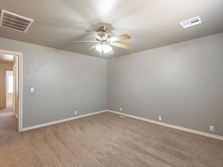 1321 Kelly Park Rd — Photo 7