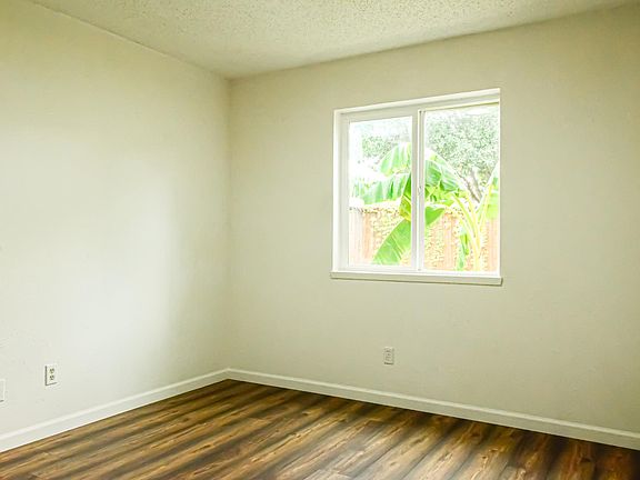 5th image of 2818 Chariot Ln