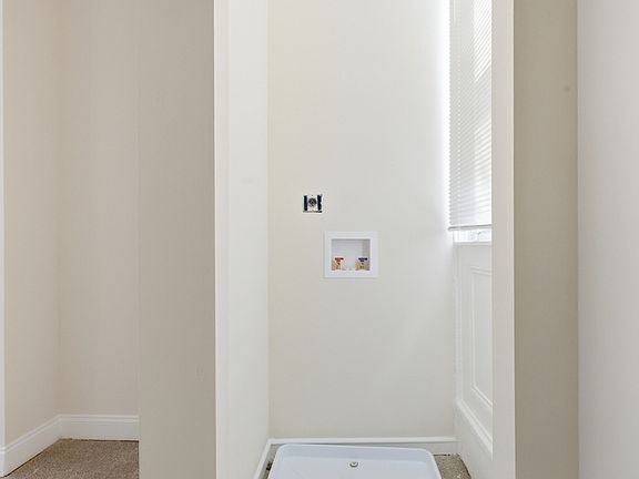 5th image of 910 N Arlington Ave APT 1