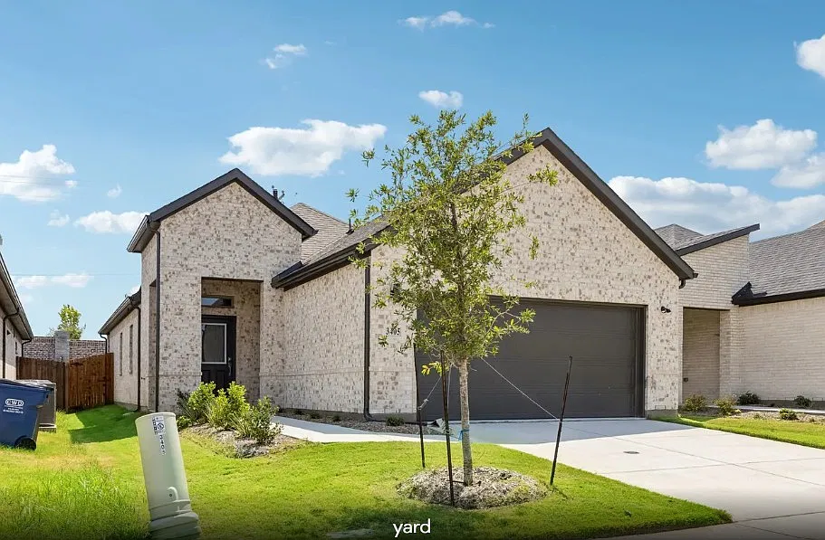 3 bed, 1335 sqft, $2,500 — Photo 3