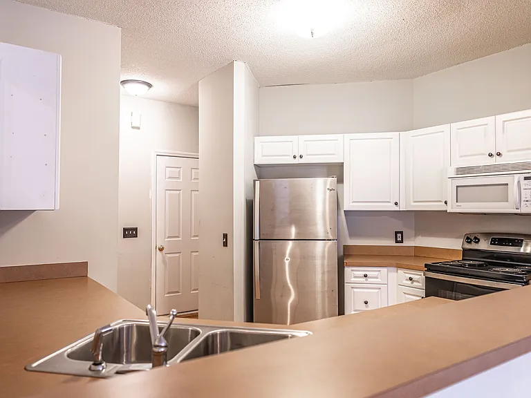 1110 Devonshire Trl — Photo 7