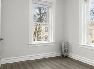 17 Willoughby St, Newark, NJ 07112