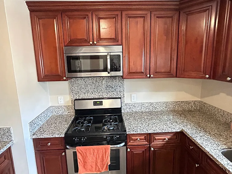 2201 E Standish Ave — Photo 8