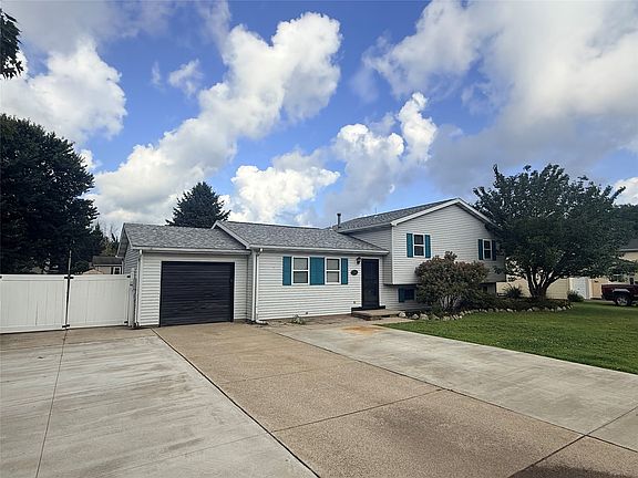 2nd image of 318 Edge Park Dr