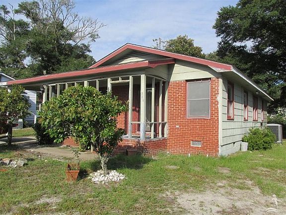 2nd image of 612 N Burrington Avenue