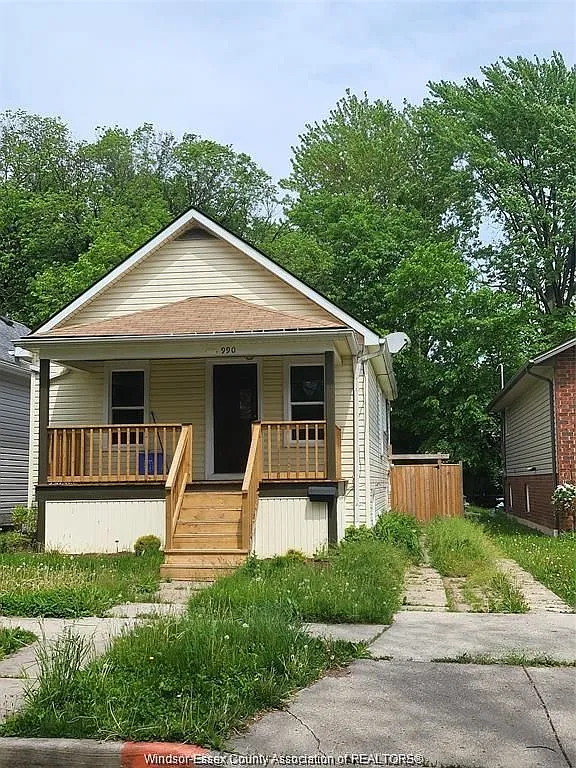 4 bed, $2,250 — Photo 2