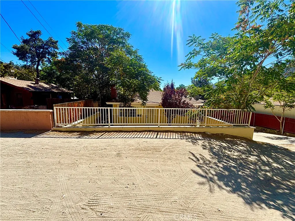 Building Photo - 728 Catalina Trl