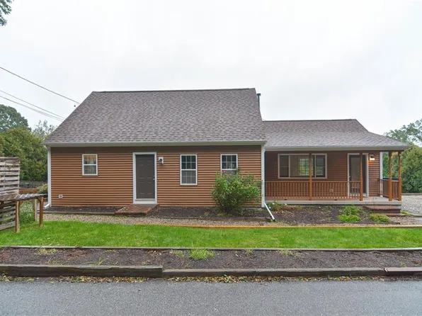 4 Russell Ave, Bristol, RI 02809