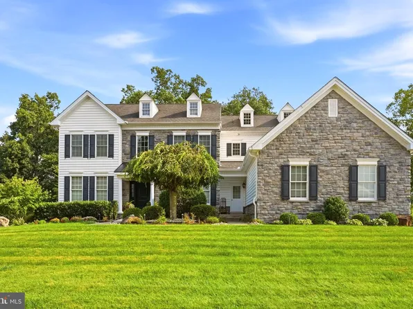 1956 Wetherhill Dr, Downingtown, PA 19335