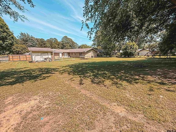 2nd image of 306 Kent Dr