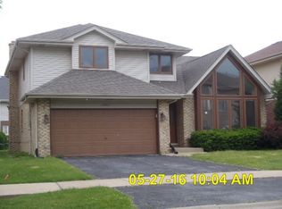 5332 W Mint Julip Dr, Alsip, IL 60803