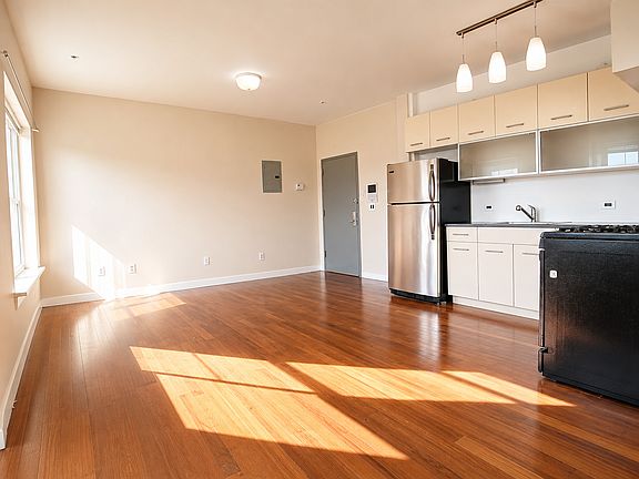 3rd image of 51 Eldert St APT 203