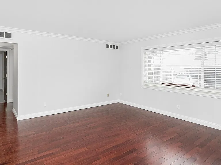 2309 Walton Blvd #32 — Photo 4
