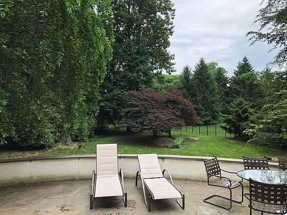 4th image of 597 Longchamps Dr