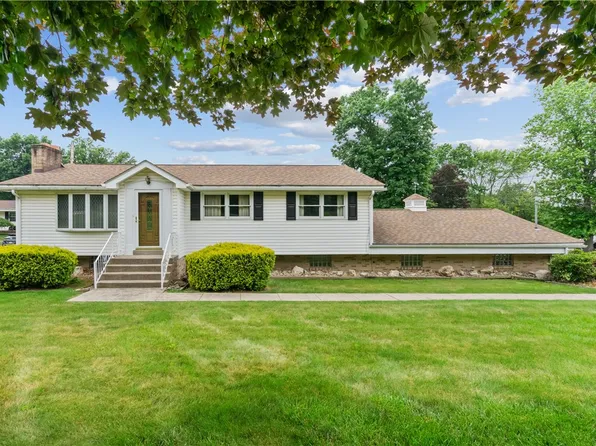 446 Aten Rd, Coraopolis, PA 15108