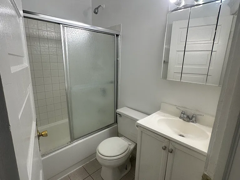 1009 S Oakley Blvd #2F — Photo 4