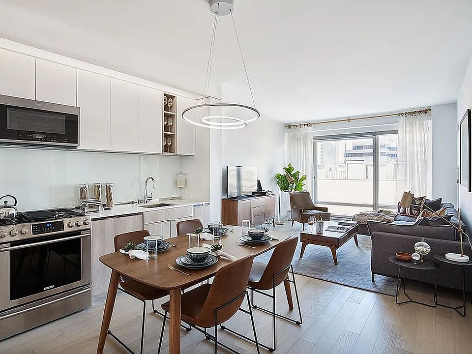 1st image of 572 11th Ave #10H