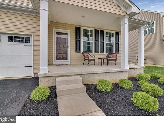 2nd image of 202 Parker Dr