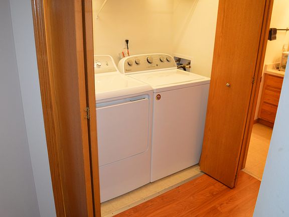 3rd image of 301 Harbour Town Dr APT 209