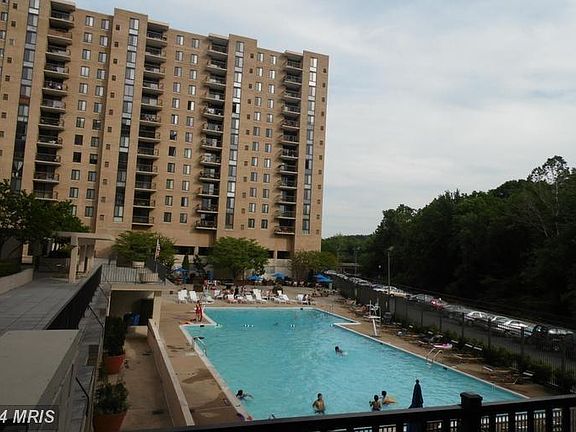 5th image of 4600 S 4 Mile Run Dr APT 1021