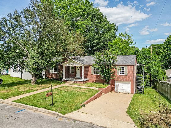 4th image of 1204 Rolling Fields Dr