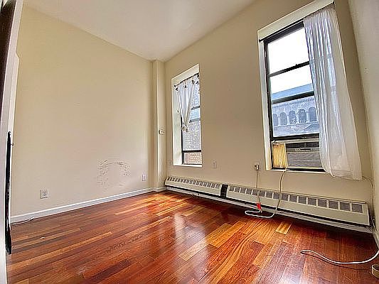 2nd image of 67 W 71st St #12