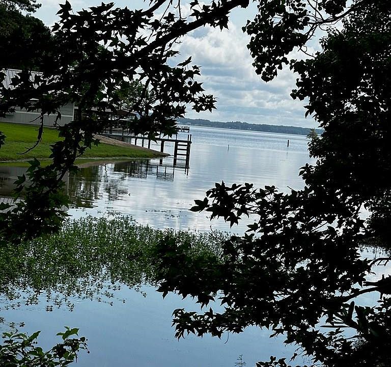 1st image of 1376 Lakeshore Dr