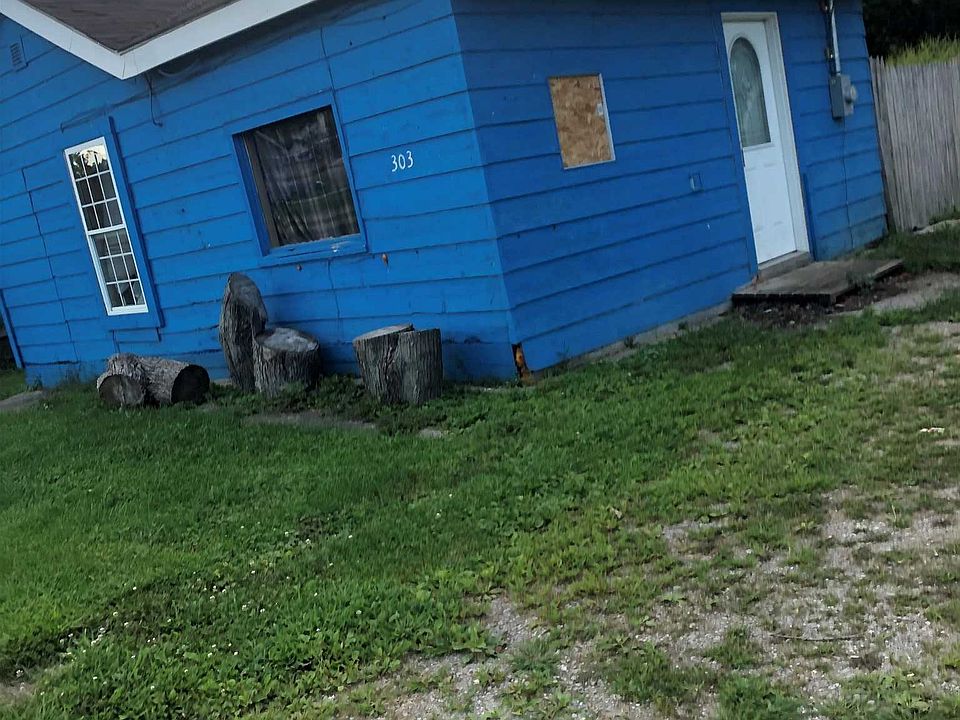 2nd image of 303 E 4th St
