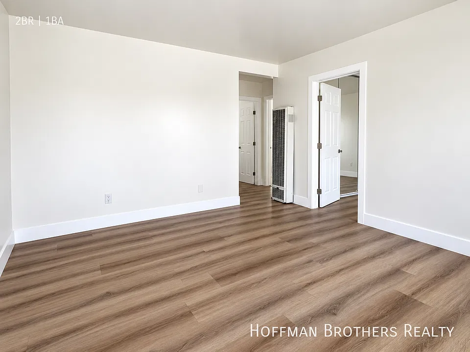 1256 W 39th St #8