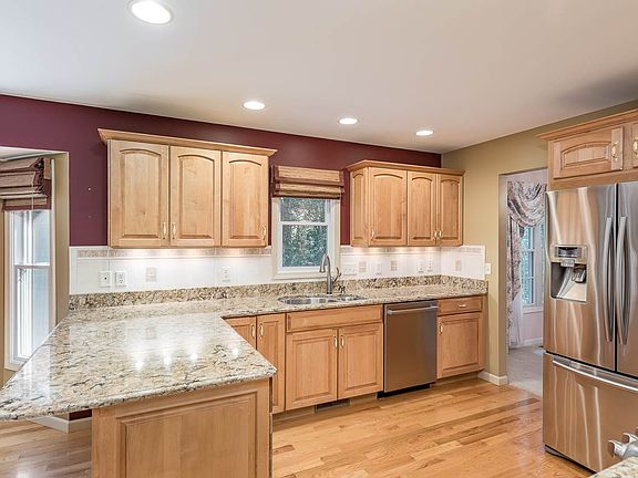 4th image of 6112 Oak Hollow Ct