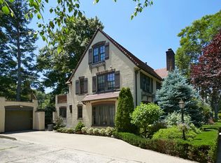 39 Winter St, Forest Hills, NY 11375
