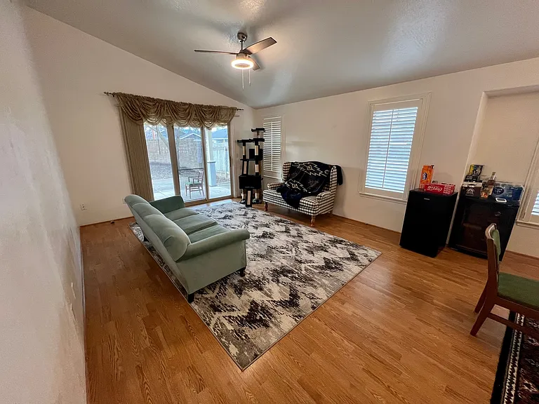 1902 Regal Ave — Photo 16