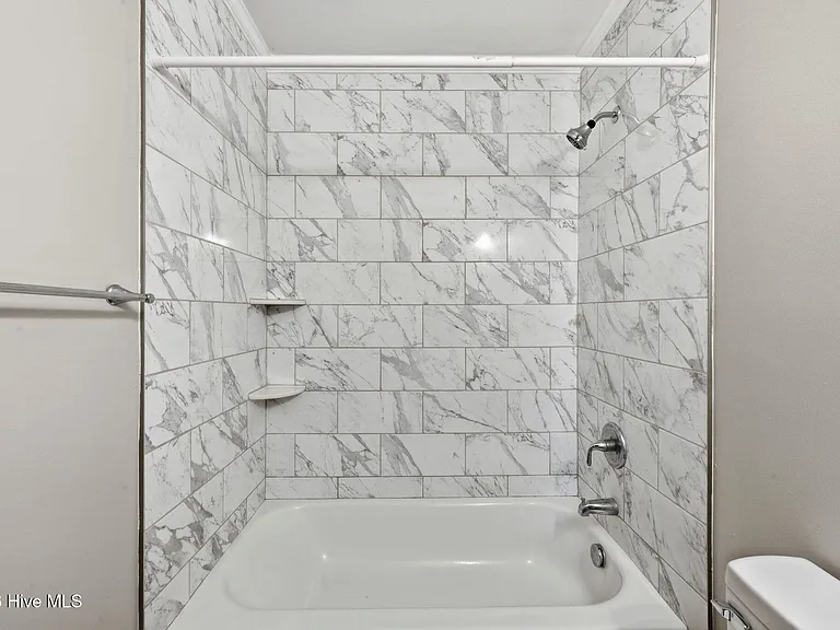 114 Pineview St — Photo 16