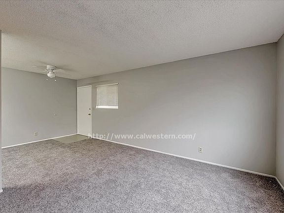 3rd image of 1654 Ontario Dr APT 4