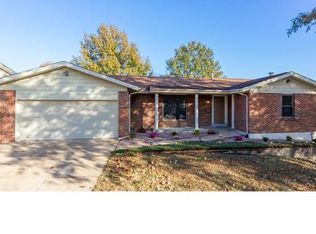 706 Clairfield Dr, Fenton, MO 63026