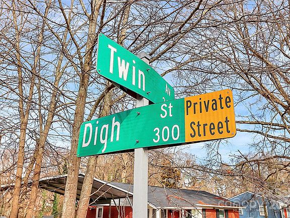 2nd image of 302 Digh St