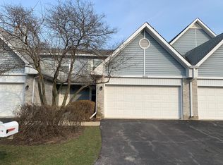 1466 Hazelwood Ct, Gurnee, IL 60031