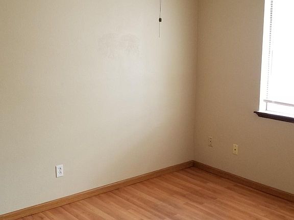4th image of 3109 E Park Dr
