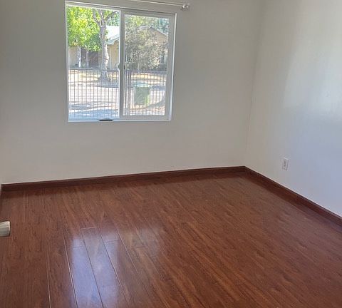 3rd image of 9526 Wilbur Ave #Adu
