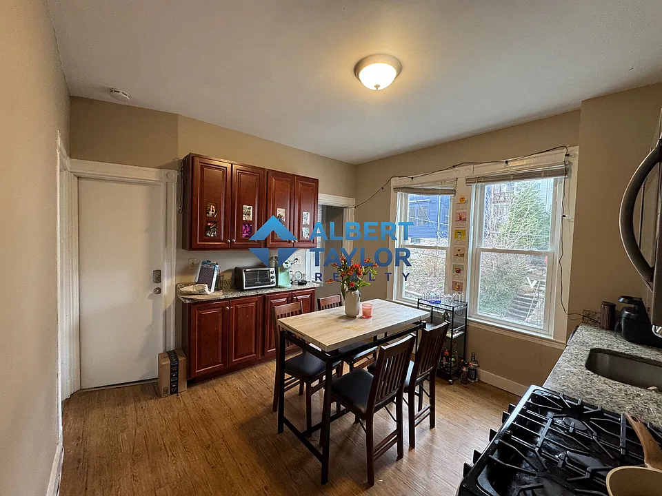 6-8 Sunset St #3