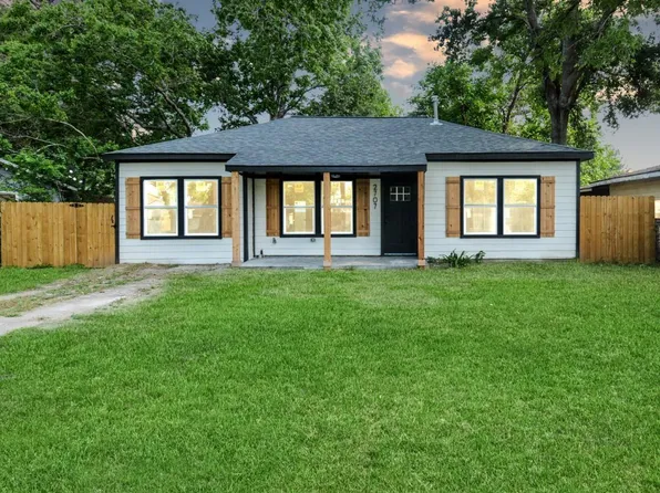 2707 McNay Dr, Pasadena, TX 77506